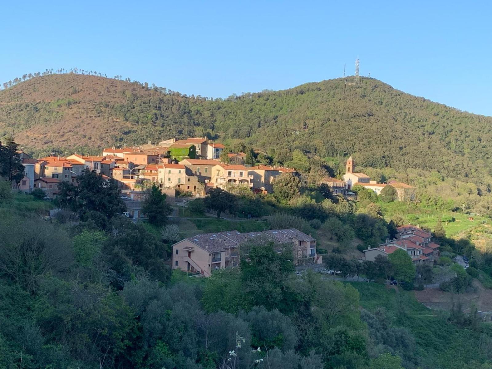 La Casa Delle Stelle Tirli Exterior foto